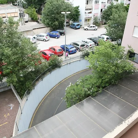 Apartman Dg With Parking Garage *