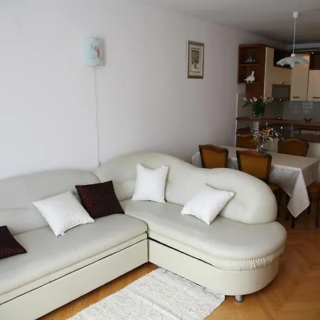 Apartman Dg With Parking Garage Split