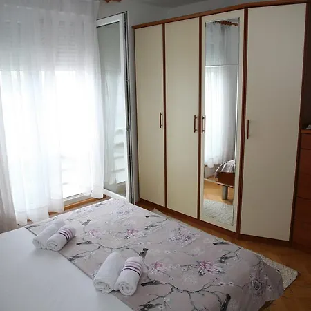 Apartman Dg With Parking Garage *